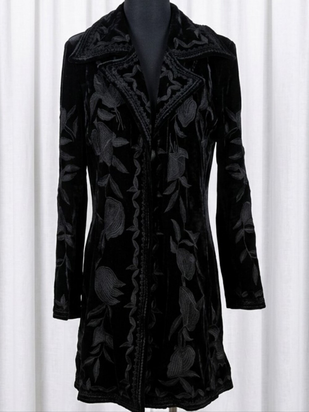 Paparazzi Black Velvet Coat with Tonal Floral Embroidery